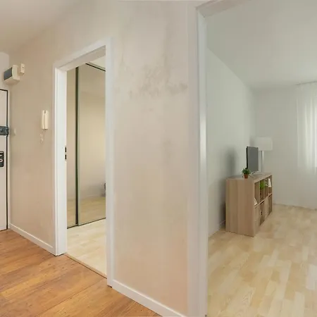 Apartment Modern Close To The Centre Of By Renters